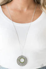 Chicly Centered - Green #345